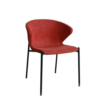 Comoda sedia da pranzo con schienale curvo